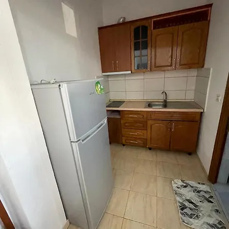 Serena Πανσιόν Vlorë